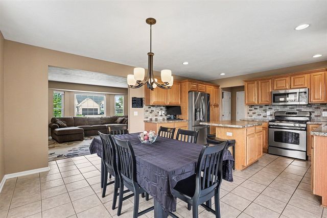 7046 Shady Knoll Drive, Caledonia, MI 49316