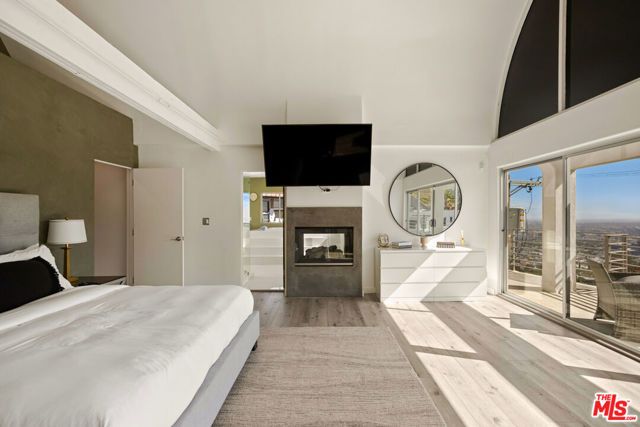 8435 FRANKLIN Avenue, West Hollywood, CA 90069