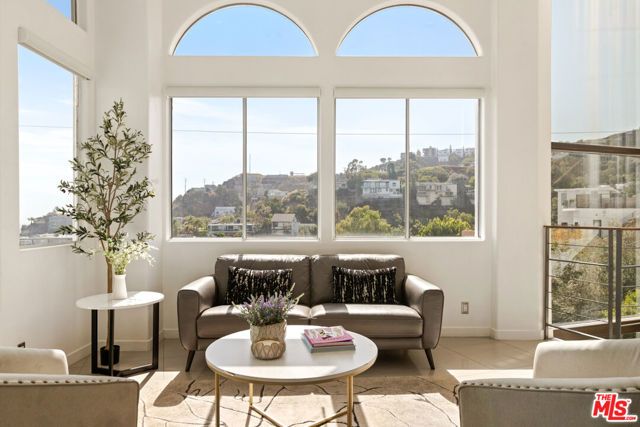 8435 FRANKLIN Avenue, West Hollywood, CA 90069
