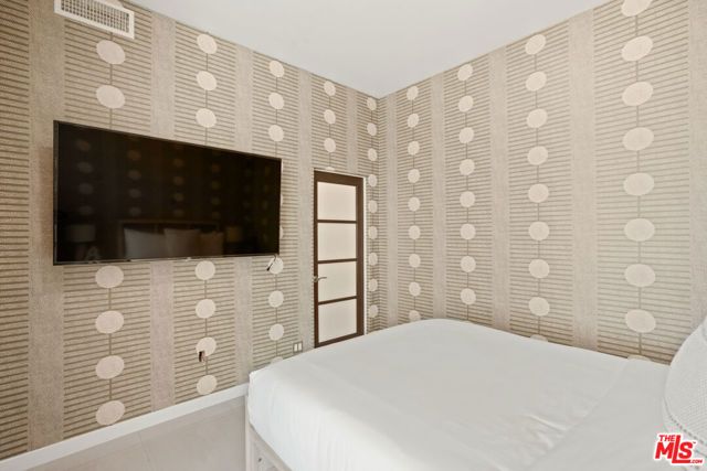 8435 FRANKLIN Avenue, West Hollywood, CA 90069