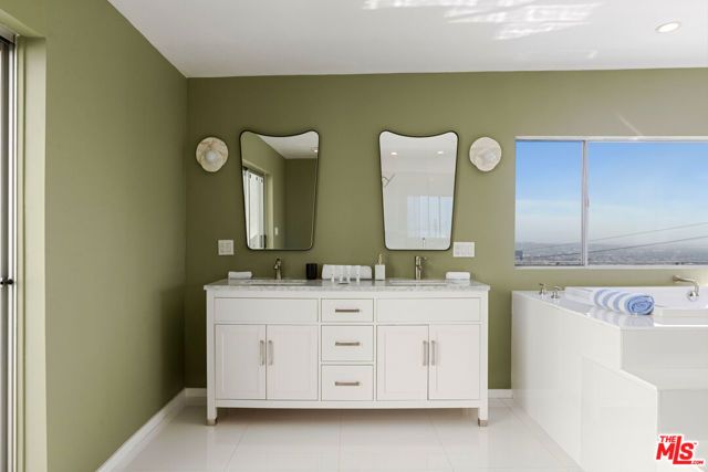 8435 FRANKLIN Avenue, West Hollywood, CA 90069