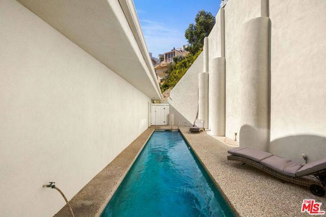 8435 FRANKLIN Avenue, West Hollywood, CA 90069