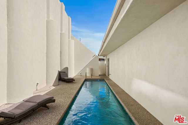 8435 FRANKLIN Avenue, West Hollywood, CA 90069