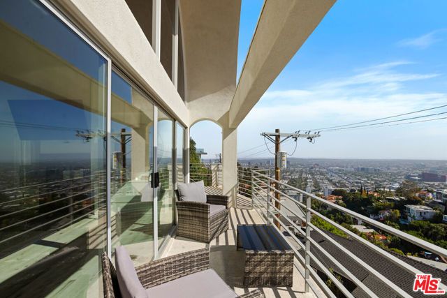8435 FRANKLIN Avenue, West Hollywood, CA 90069