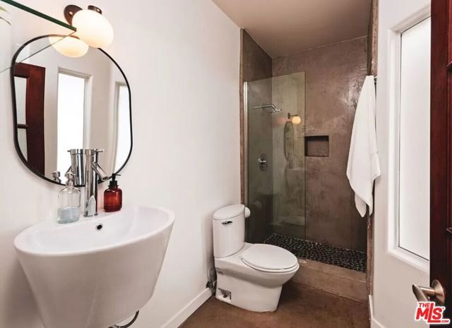 8435 FRANKLIN Avenue, West Hollywood, CA 90069