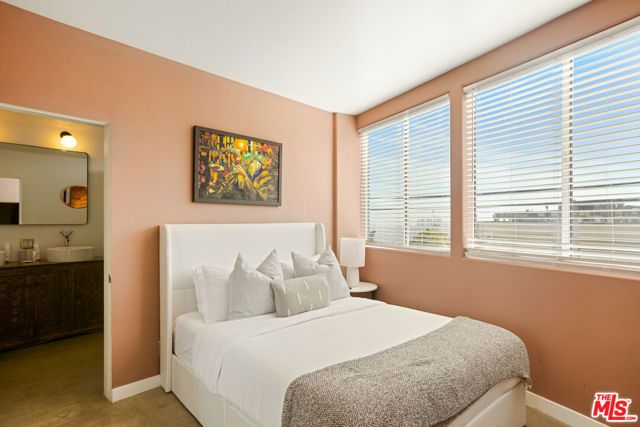 8435 FRANKLIN Avenue, West Hollywood, CA 90069