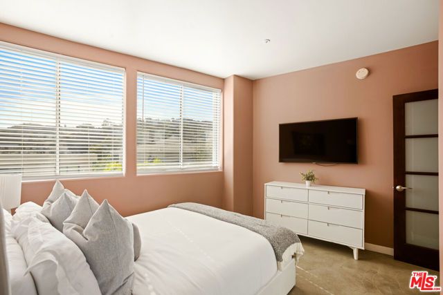 8435 FRANKLIN Avenue, West Hollywood, CA 90069