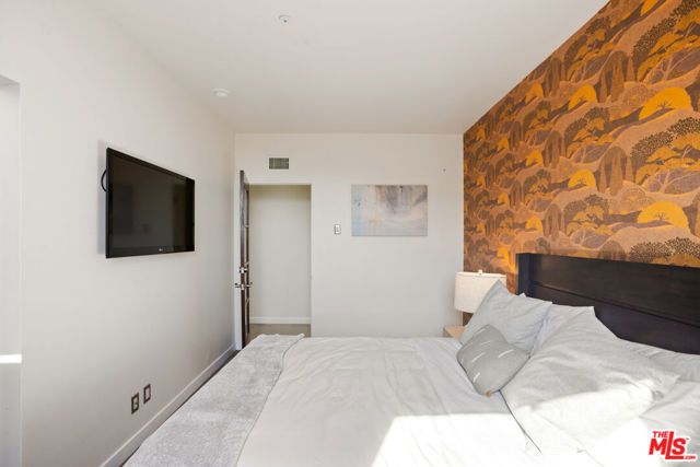 8435 FRANKLIN Avenue, West Hollywood, CA 90069