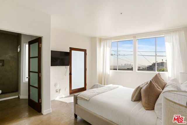 8435 FRANKLIN Avenue, West Hollywood, CA 90069