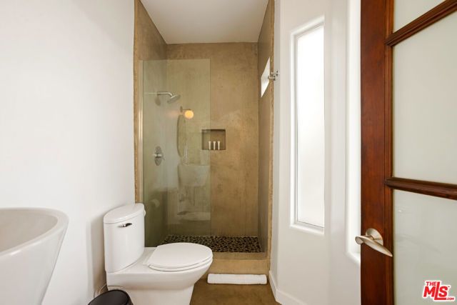 8435 FRANKLIN Avenue, West Hollywood, CA 90069