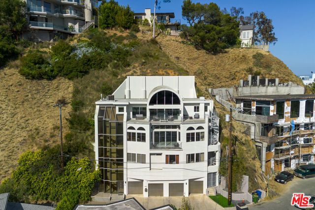 8435 FRANKLIN Avenue, West Hollywood, CA 90069