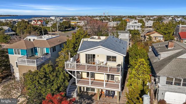 4 E 20TH ST, Barnegat Light, NJ 08006