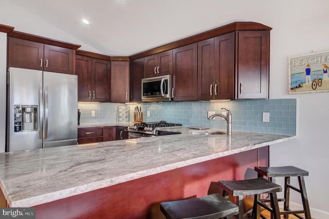 4 E 20TH ST, Barnegat Light, NJ 08006