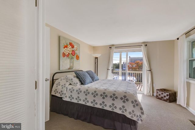 4 E 20TH ST, Barnegat Light, NJ 08006