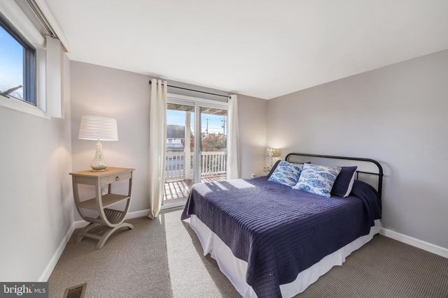 4 E 20TH ST, Barnegat Light, NJ 08006