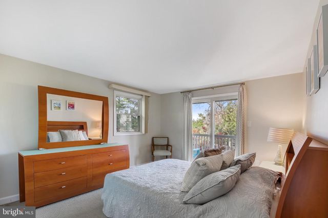 4 E 20TH ST, Barnegat Light, NJ 08006