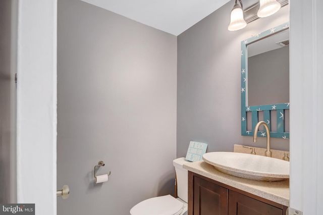 4 E 20TH ST, Barnegat Light, NJ 08006