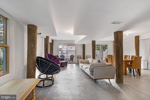 4 E 20TH ST, Barnegat Light, NJ 08006