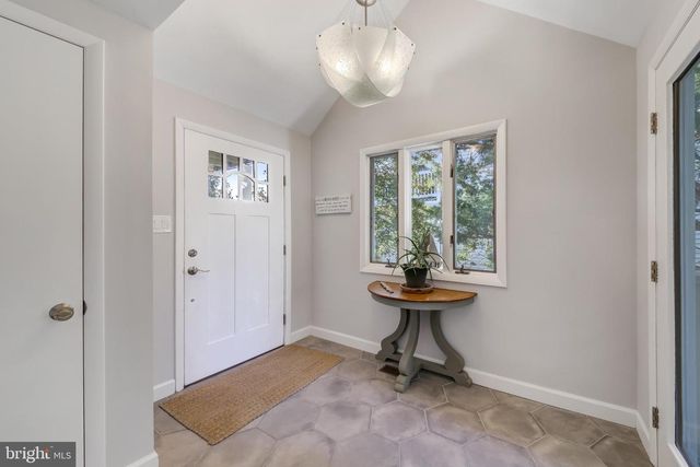 4 E 20TH ST, Barnegat Light, NJ 08006