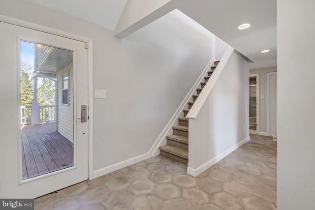 4 E 20TH ST, Barnegat Light, NJ 08006