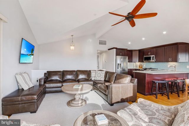 4 E 20TH ST, Barnegat Light, NJ 08006