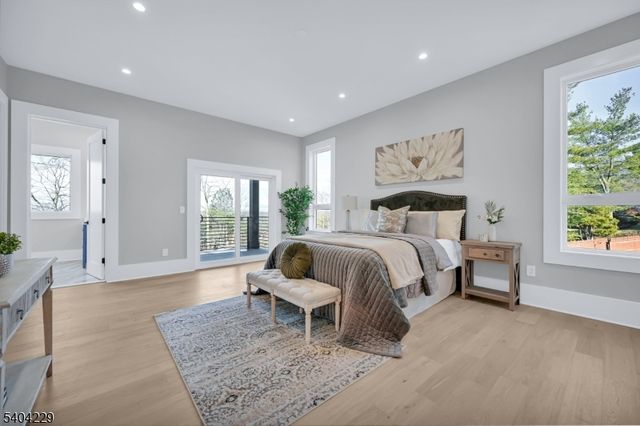 4 Drummond Ter, Livingston Twp., NJ 07039