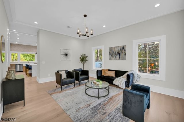 4 Drummond Ter, Livingston Twp., NJ 07039