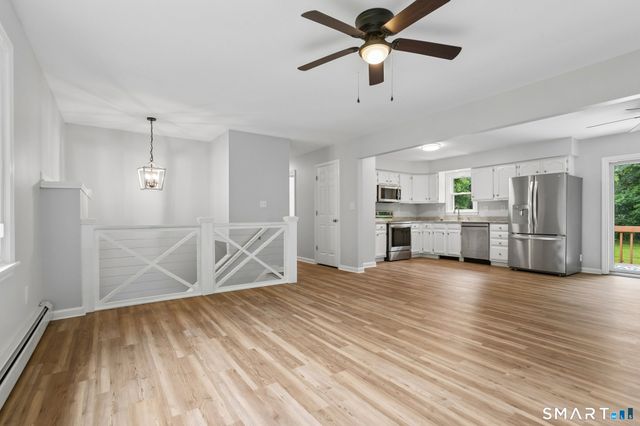 33 Deer Ridge Road, Stonington, CT 06378