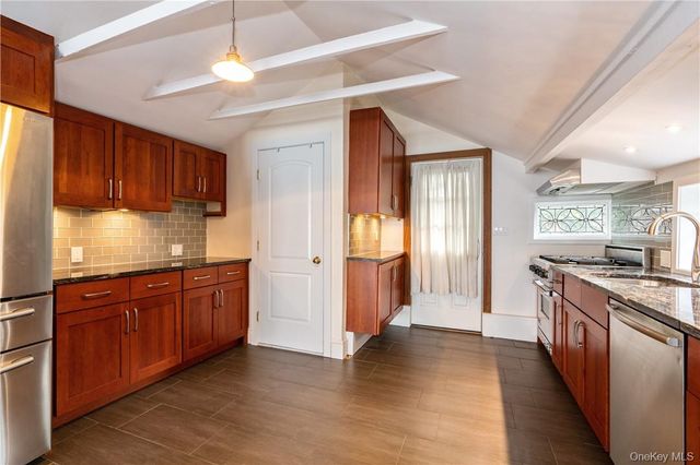 1 B Carroll Street, Bronx, NY 10464