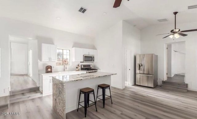 9821 E UNIVERSITY Drive, Mesa, AZ 85207