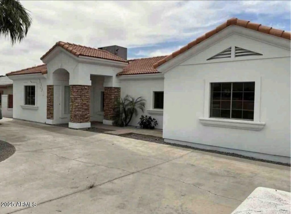 9821 E UNIVERSITY Drive, Mesa, AZ 85207