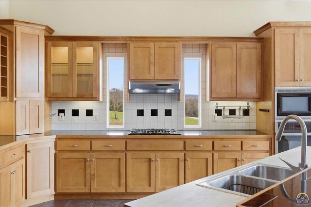 1935 E 850 Rd, Lecompton, KS 66050