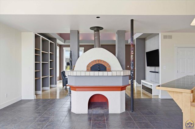 1935 E 850 Rd, Lecompton, KS 66050