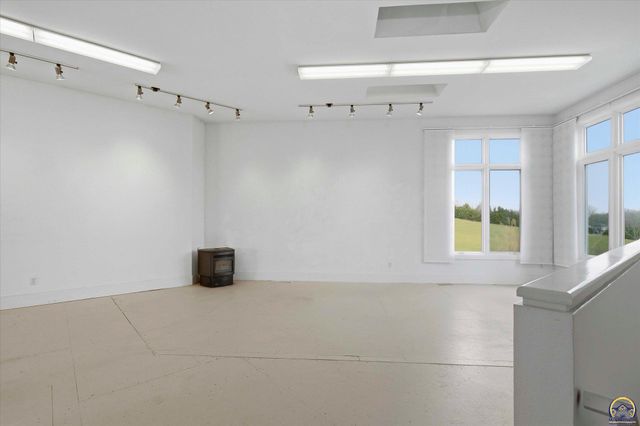 1935 E 850 Rd, Lecompton, KS 66050