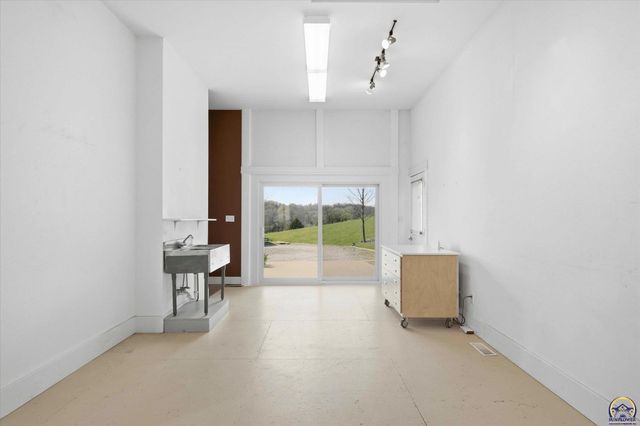 1935 E 850 Rd, Lecompton, KS 66050