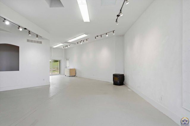 1935 E 850 Rd, Lecompton, KS 66050