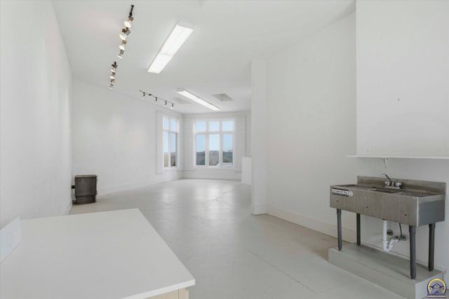 1935 E 850 Rd, Lecompton, KS 66050