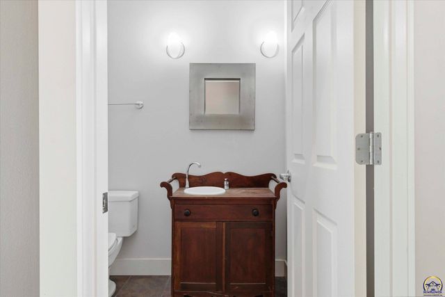 1935 E 850 Rd, Lecompton, KS 66050