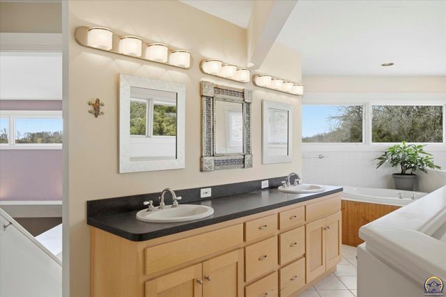 1935 E 850 Rd, Lecompton, KS 66050