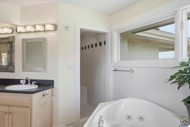 1935 E 850 Rd, Lecompton, KS 66050