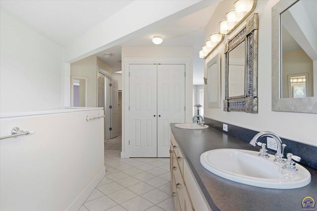 1935 E 850 Rd, Lecompton, KS 66050