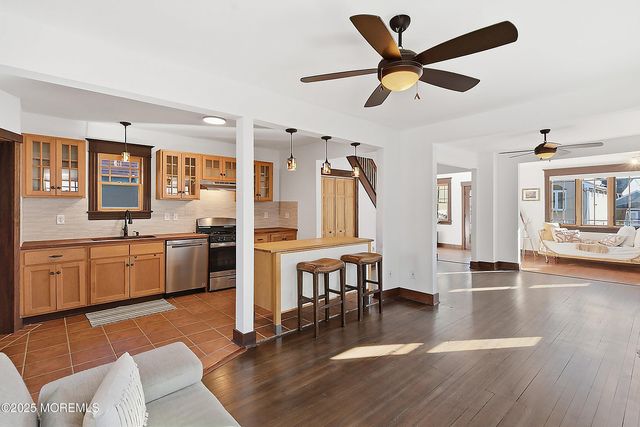 52 Barberie Avenue, Highlands, NJ 07732