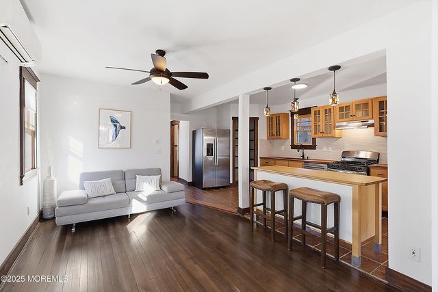 52 Barberie Avenue, Highlands, NJ 07732