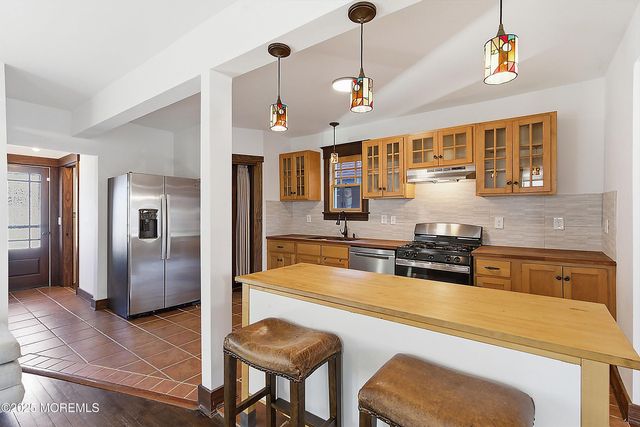 52 Barberie Avenue, Highlands, NJ 07732