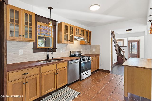 52 Barberie Avenue, Highlands, NJ 07732