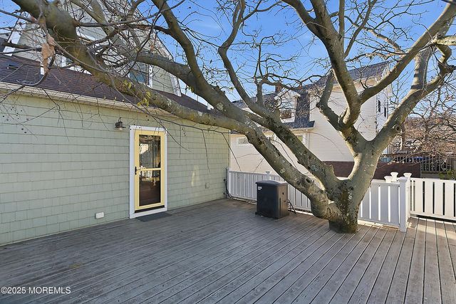 52 Barberie Avenue, Highlands, NJ 07732