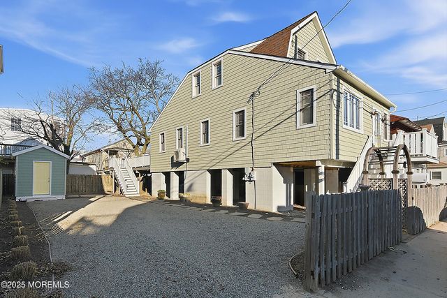 52 Barberie Avenue, Highlands, NJ 07732