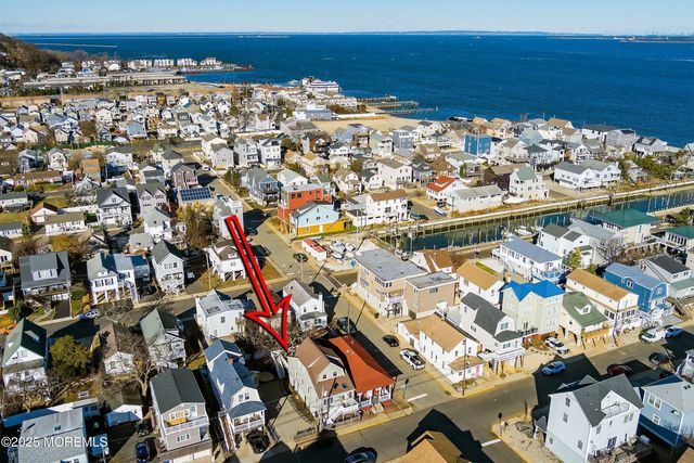 52 Barberie Avenue, Highlands, NJ 07732