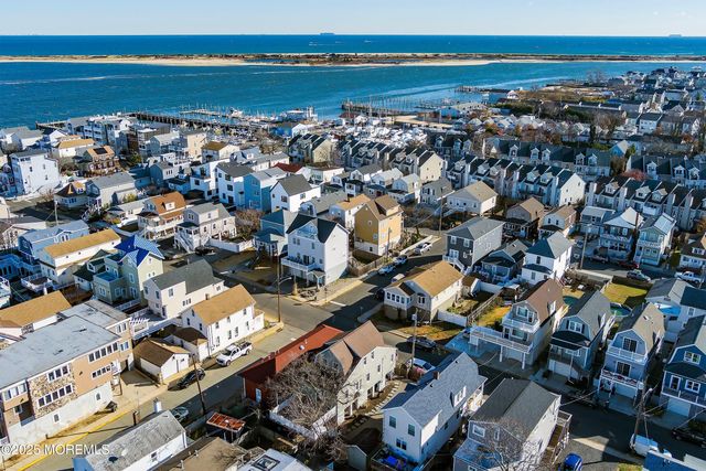 52 Barberie Avenue, Highlands, NJ 07732