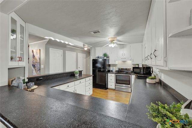 580 E Zipp Road, New Braunfels, TX 78130